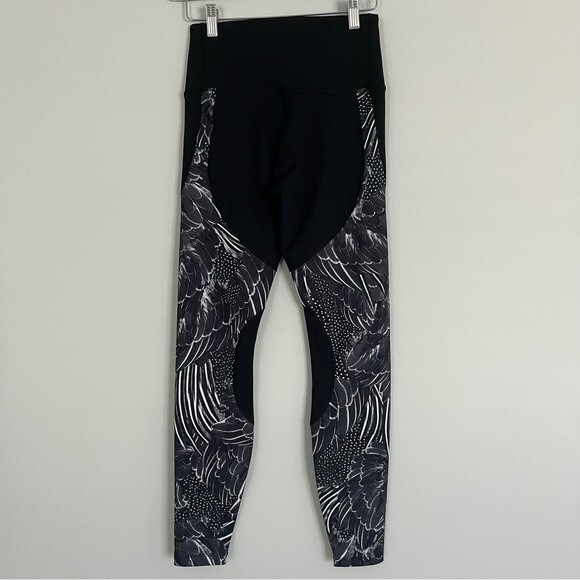 Nike Women's Dri-Fit Power Hyper Tight Fit Flutter Print Leggings, Size S - Picture 6 of 12